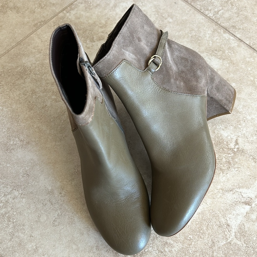 Like New Cole Haan Amalie Grand 360 Leather/Suede Heeled Olive Green Boot SZ 7